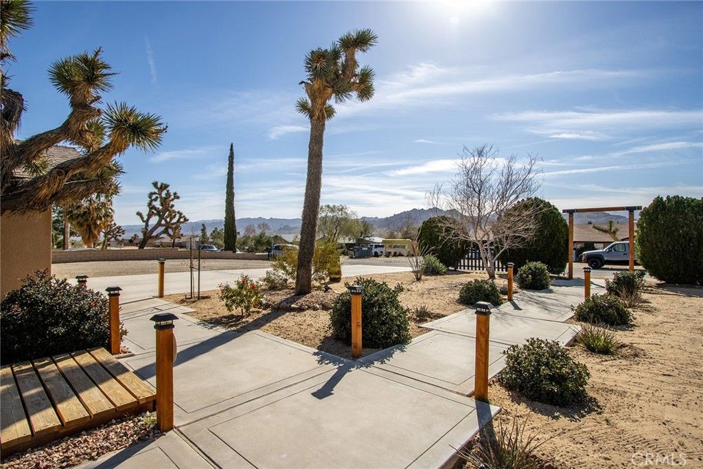 Image 8 of property listing at 62110 Crestview Drive, Joshua Tree, CA 92252