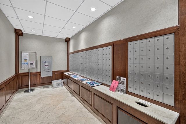 2 Hawthorne Place 17G, Boston, MA 02114