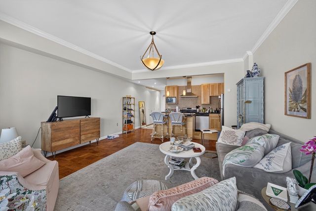 2 Hawthorne Place 17G, Boston, MA 02114