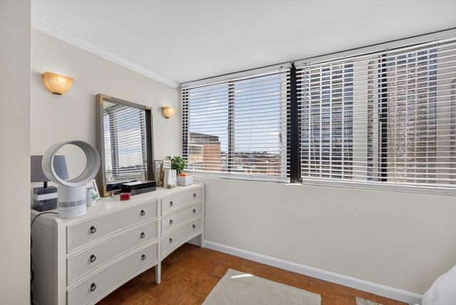 2 Hawthorne Place 17G, Boston, MA 02114