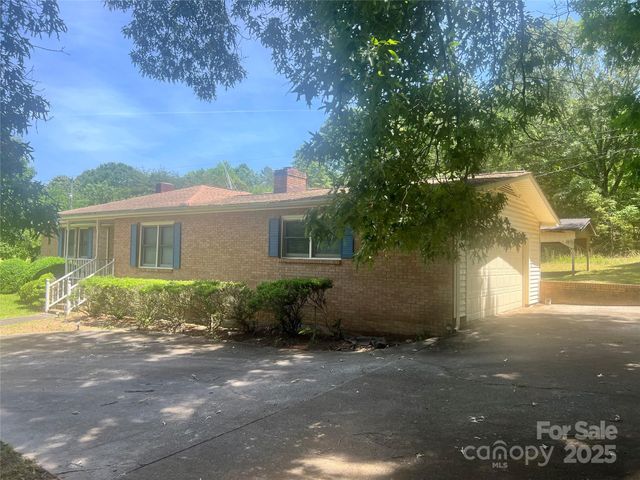 1994 Greenleaf Road, Clover, SC 29710
