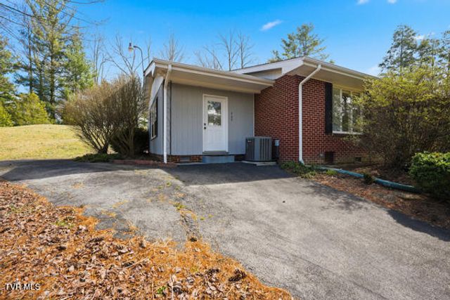 949 Jefferson Drive, Wise, VA 24293