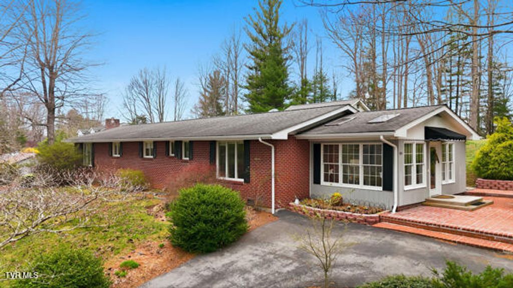 949 Jefferson Drive, Wise, VA 24293