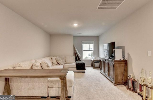 6817 Scarlet Oak Way, Flowery Branch, GA 30542