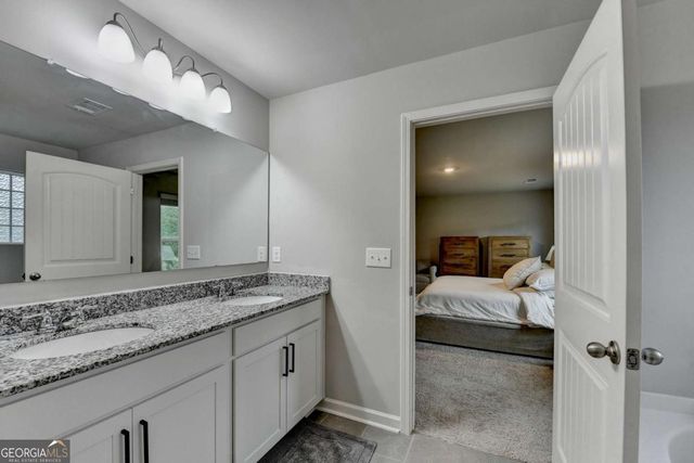 6817 Scarlet Oak Way, Flowery Branch, GA 30542