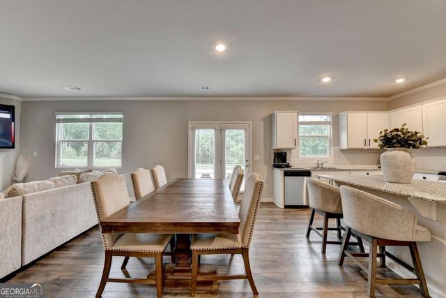 6817 Scarlet Oak Way, Flowery Branch, GA 30542