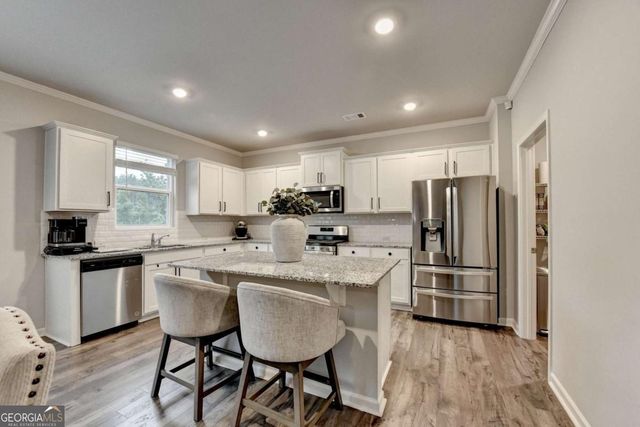 6817 Scarlet Oak Way, Flowery Branch, GA 30542