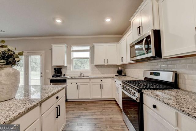 6817 Scarlet Oak Way, Flowery Branch, GA 30542