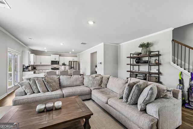 6817 Scarlet Oak Way, Flowery Branch, GA 30542