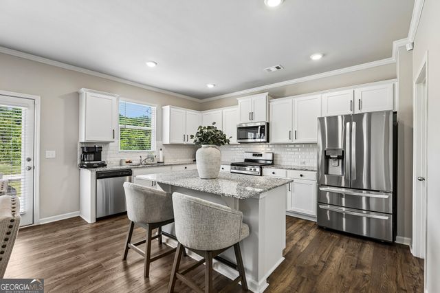 6817 Scarlet Oak Way, Flowery Branch, GA 30542