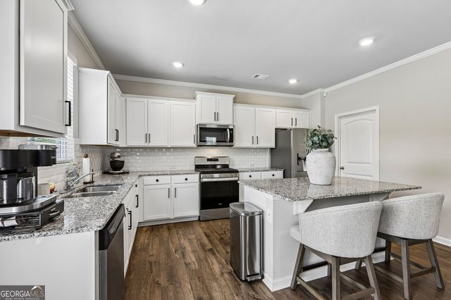 6817 Scarlet Oak Way, Flowery Branch, GA 30542