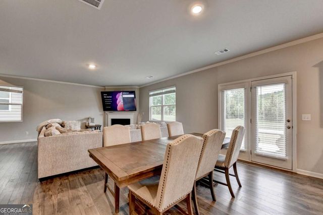 6817 Scarlet Oak Way, Flowery Branch, GA 30542