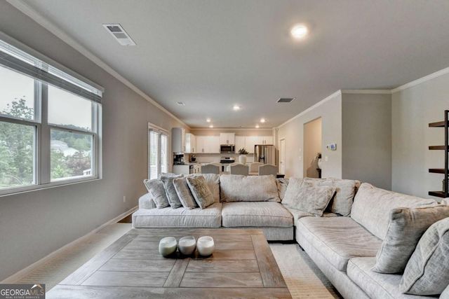6817 Scarlet Oak Way, Flowery Branch, GA 30542