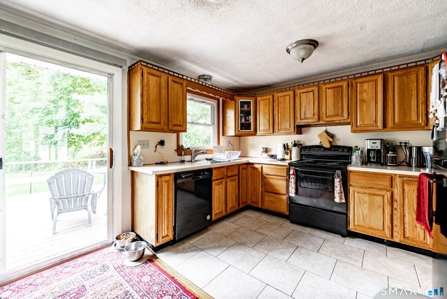 15 Roarke Road, North Haven, CT 06473