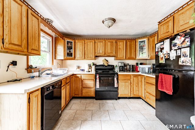 15 Roarke Road, North Haven, CT 06473