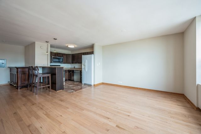 655 W Irving Park Road 2008, Chicago, IL 60613