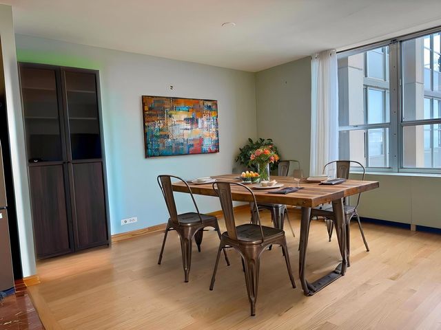 655 W Irving Park Road 2008, Chicago, IL 60613