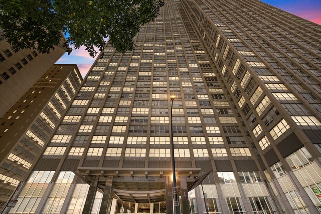 655 W Irving Park Road 2008, Chicago, IL 60613