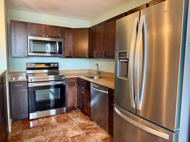 655 W Irving Park Road 2008, Chicago, IL 60613