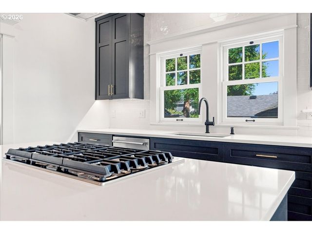 6325 Ne 7TH Ave, Portland, OR 97211