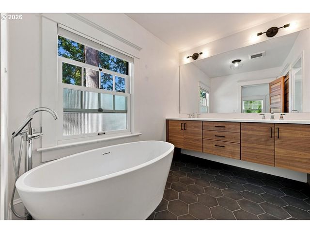 6325 Ne 7TH Ave, Portland, OR 97211