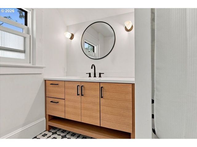6325 Ne 7TH Ave, Portland, OR 97211