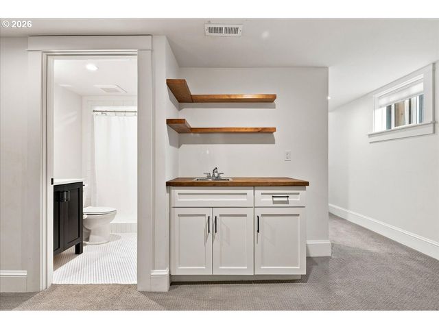 6325 Ne 7TH Ave, Portland, OR 97211