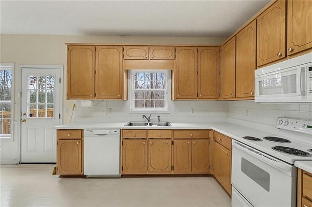 255 Hillbrook Chase, Newnan, GA 30263