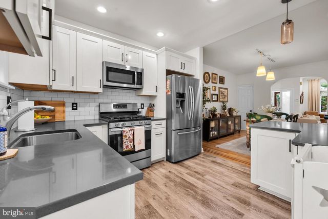823 N 25TH ST, Philadelphia, PA 19130
