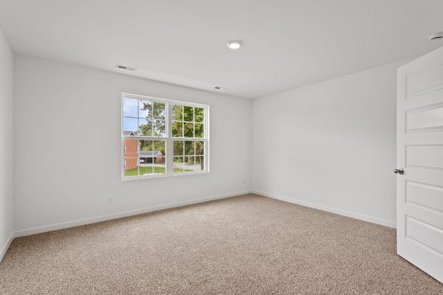 543 Cressmoor Boulevard, Hobart, IN 46342