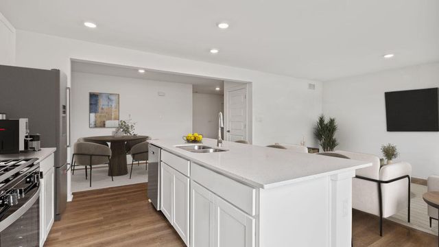 543 Cressmoor Boulevard, Hobart, IN 46342