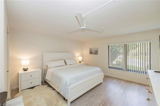 425 Wildwood LN, Naples, FL 34105