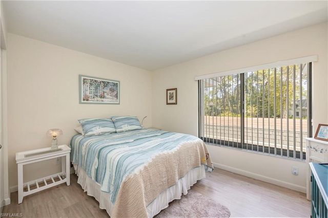 425 Wildwood LN, Naples, FL 34105