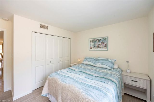 425 Wildwood LN, Naples, FL 34105