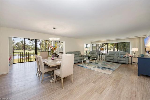 425 Wildwood LN, Naples, FL 34105