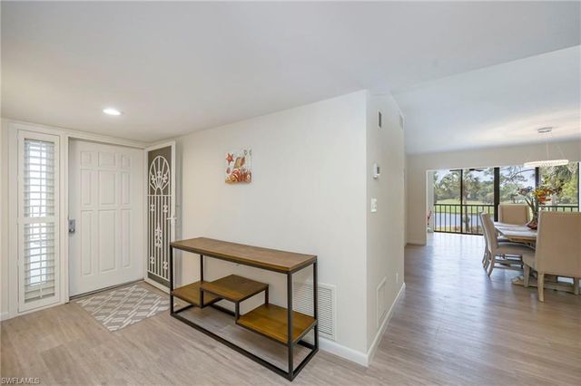 425 Wildwood LN, Naples, FL 34105