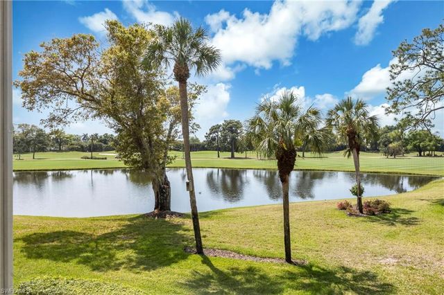 425 Wildwood LN, Naples, FL 34105