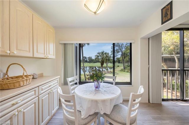 425 Wildwood LN, Naples, FL 34105