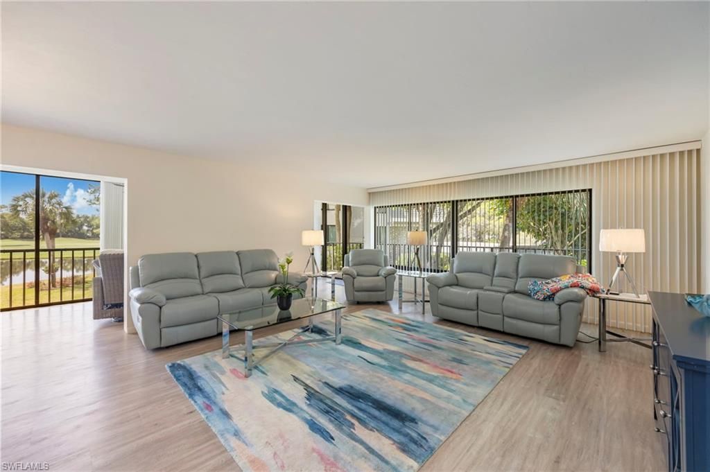 425 Wildwood LN, Naples, FL 34105