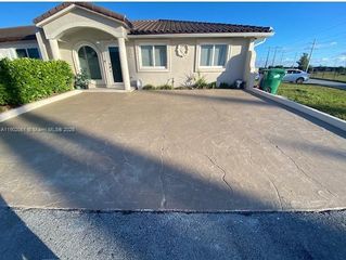 7539 NW 173rd Ter, Hialeah, FL 33015