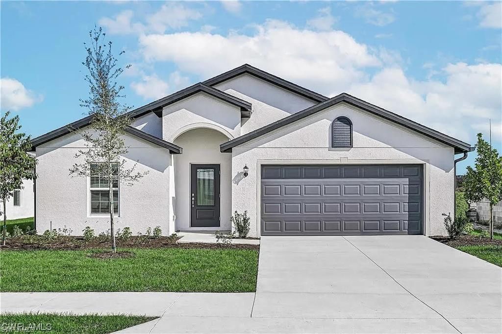852 Franklin CT, IMMOKALEE, FL 34142 — exterior