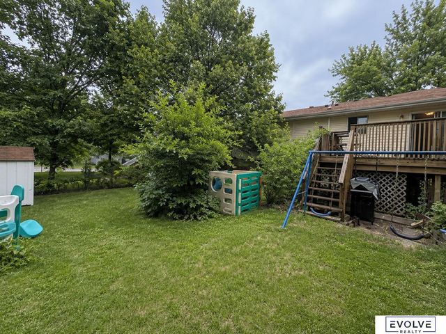 6157 NW 9Th Street, Lincoln, NE 68521