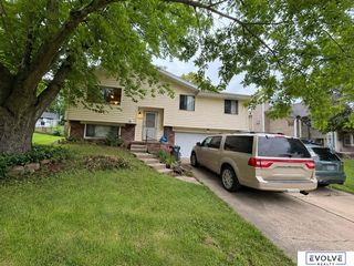 6157 NW 9Th Street, Lincoln, NE 68521