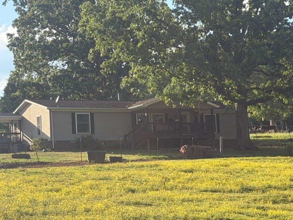 1126 Cedar Creek Rd, Vanleer, TN 37181
