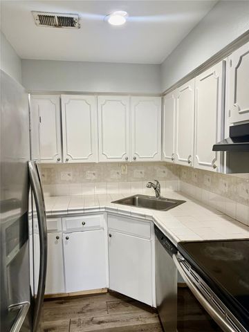 2595 Marilee Lane 6, Houston, TX 77057