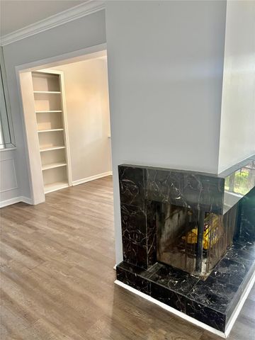 2595 Marilee Lane 6, Houston, TX 77057