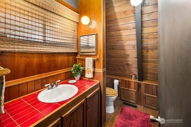 595 Race Road, Coupeville, WA 98239