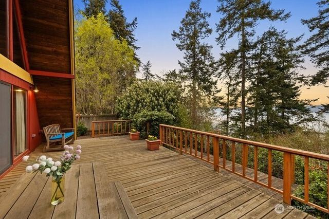 595 Race Road, Coupeville, WA 98239