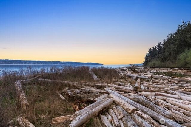 595 Race Road, Coupeville, WA 98239