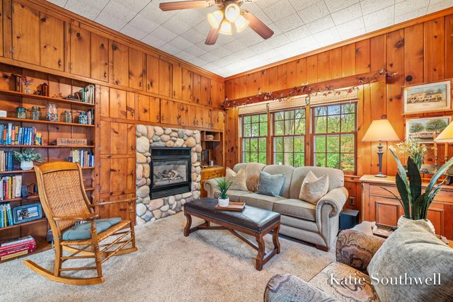 4875 Belding Road NE, Rockford, MI 49341